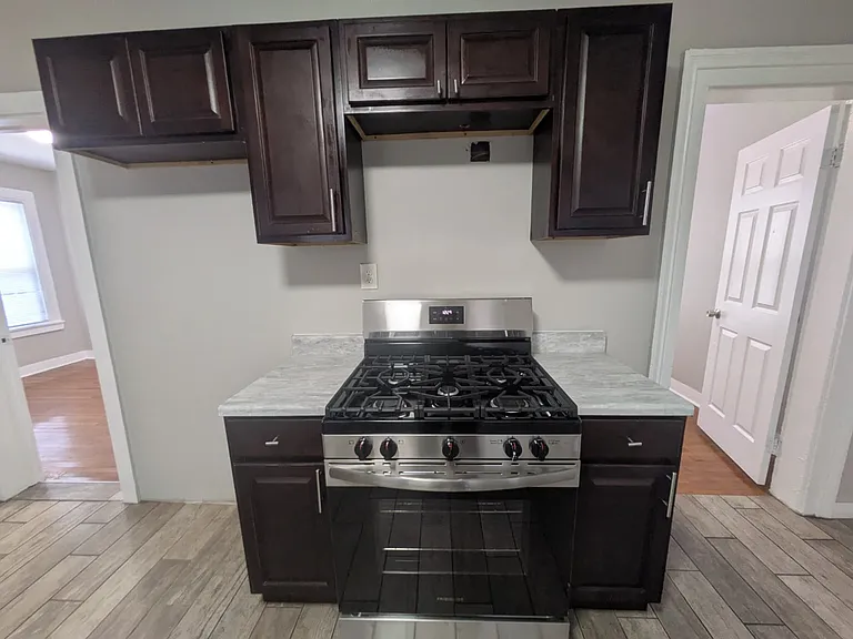 198 Wolcott St #2B — Photo 1