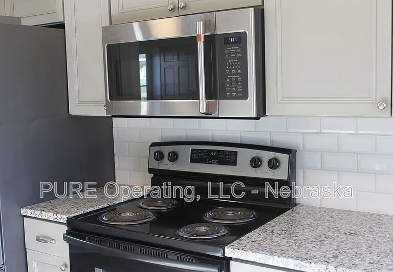 670 S 69th St — Photo 12