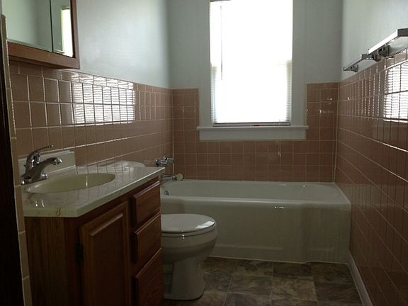 5th image of 3014 N 31st St