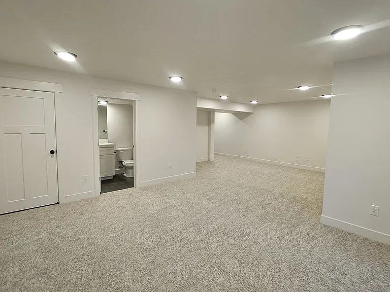 636 W Cottage Park Ln — Photo 19
