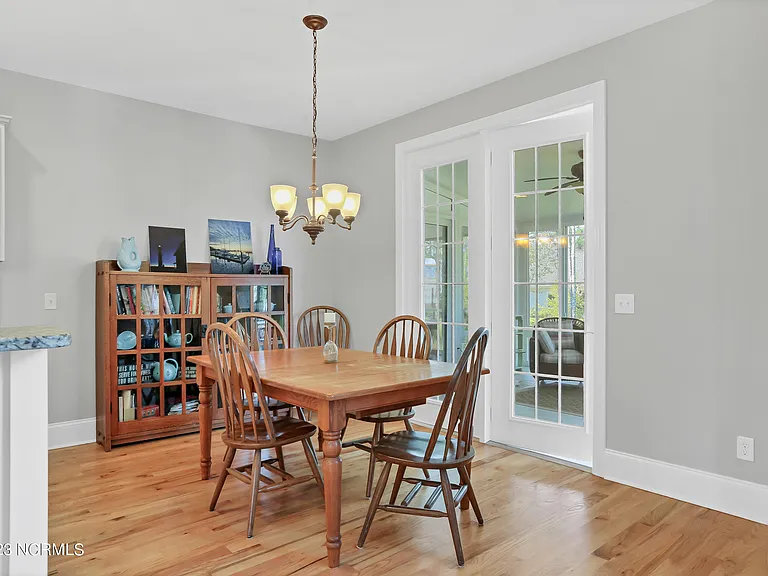 2746 Oak Forest Dr — Photo 20