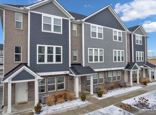 2922 Artemis Dr, Troy, MI 48085