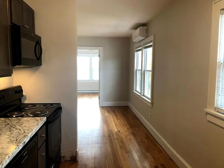 132 N Broad St — Photo 2