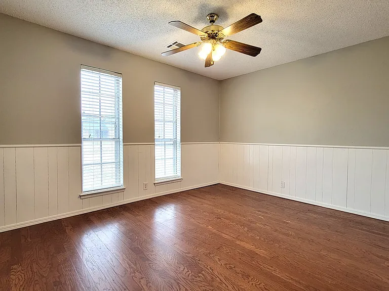 740 Royal Ln — Photo 14