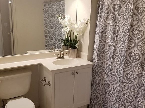 4th image of 240 E Natoma St #10