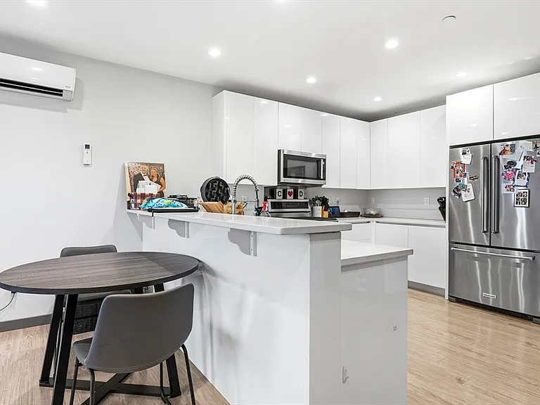 145 Newbury Ave #18 — Photo 5