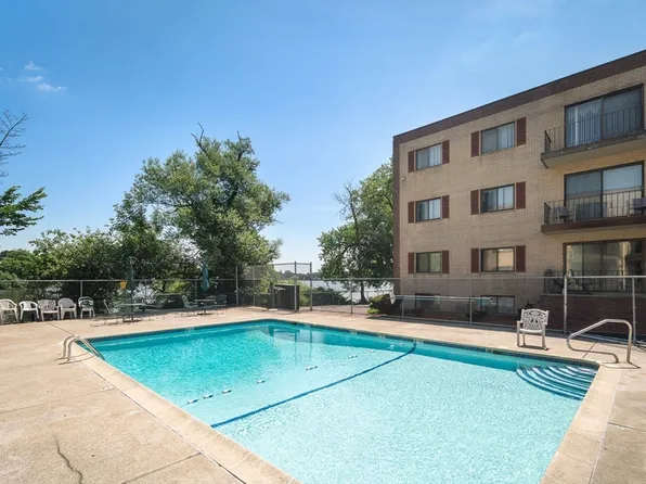 404 Broadway APT 303, Lynn, MA 01904