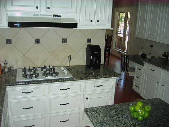 Kitchen/granite countertop