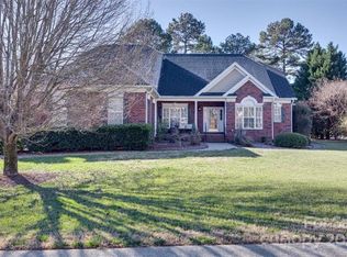 616 Tullamore Ct, Matthews, NC 28104