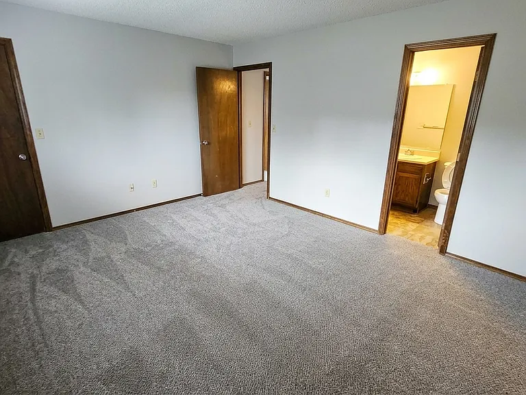 5060 Horseshoe Bnd — Photo 12