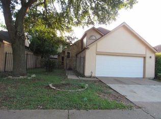 9014 Kalewood Dr, Houston, TX 77099