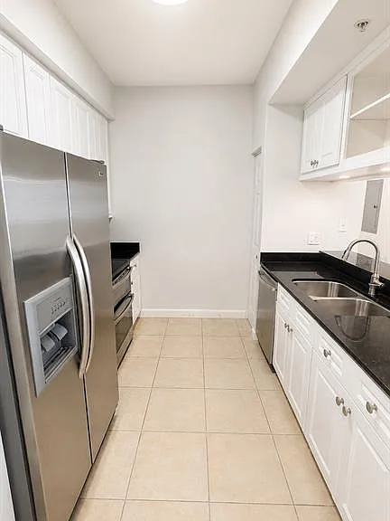 1064 N Tamiami Trl #1304 — Photo 2