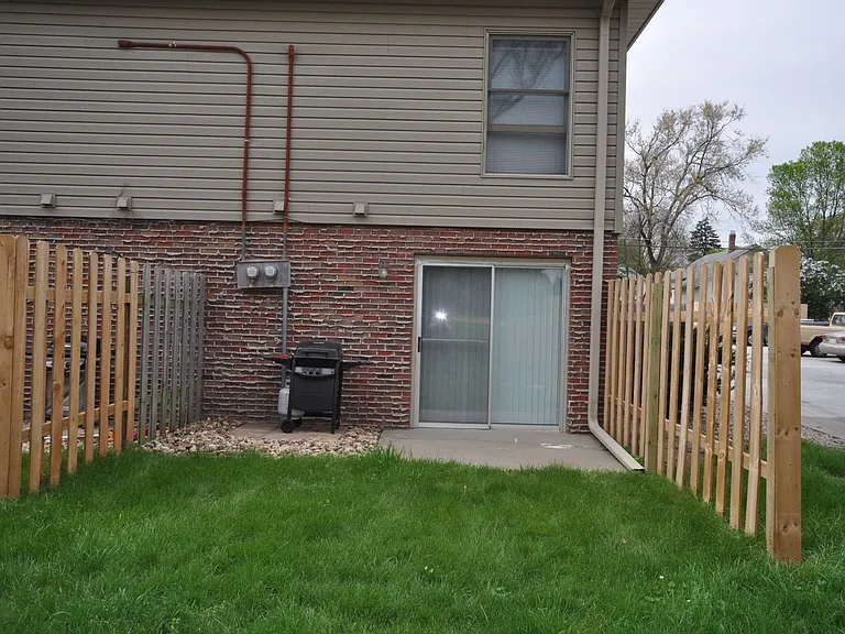 3535 Vine St — Photo 2