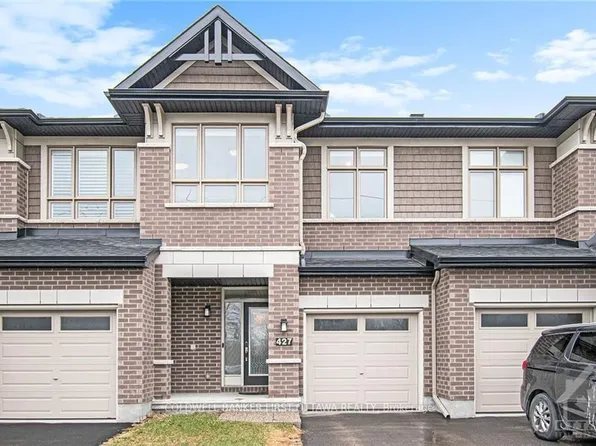 427 Rainrock Cres, Ottawa, ON K1W 0K4