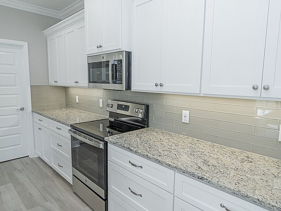 4th image of 133 Amanda Trce