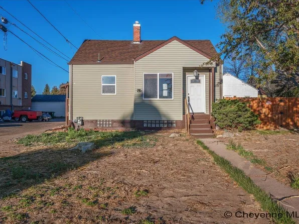 2512 Bradley Ave, Cheyenne, WY 82001