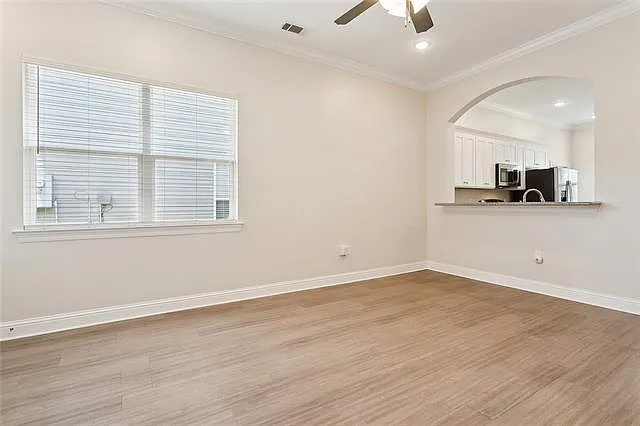 1033 Linda Lou Ln — Photo 3