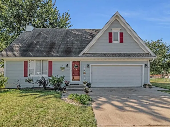 1202 E 2nd Street Ter, Cameron, MO 64429