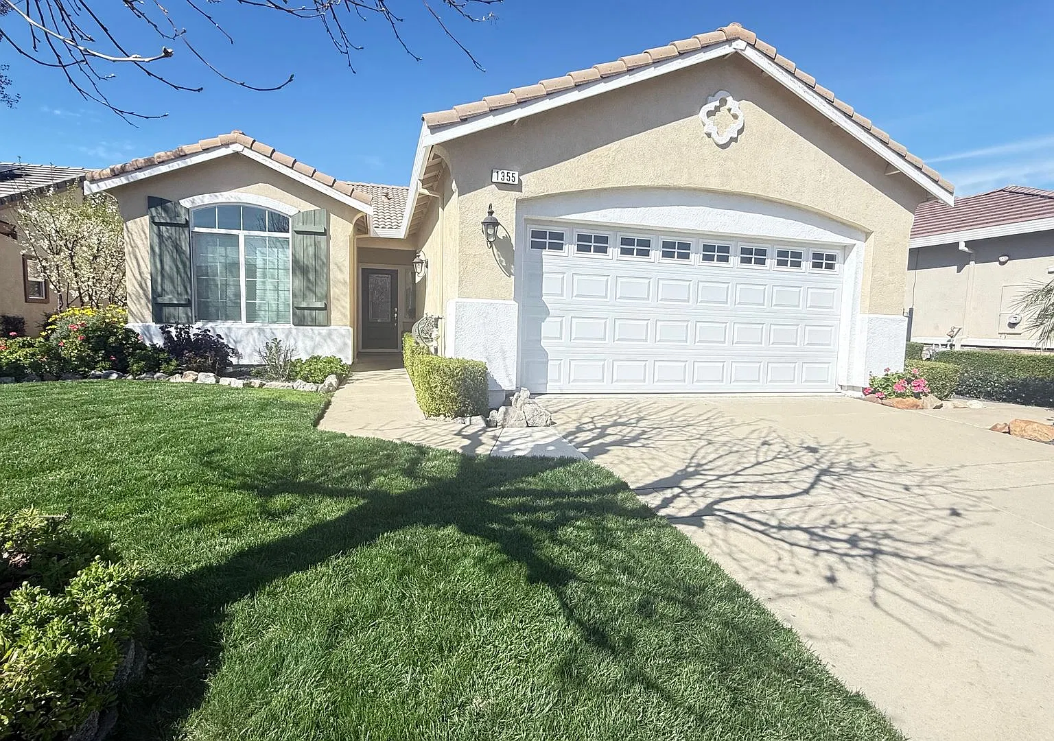 Avail for move in 11/01/2026 Beautiful 2 Bedroom 2 Bath Single Story Home 55+ Summerset IV Gated ... — Photo 1