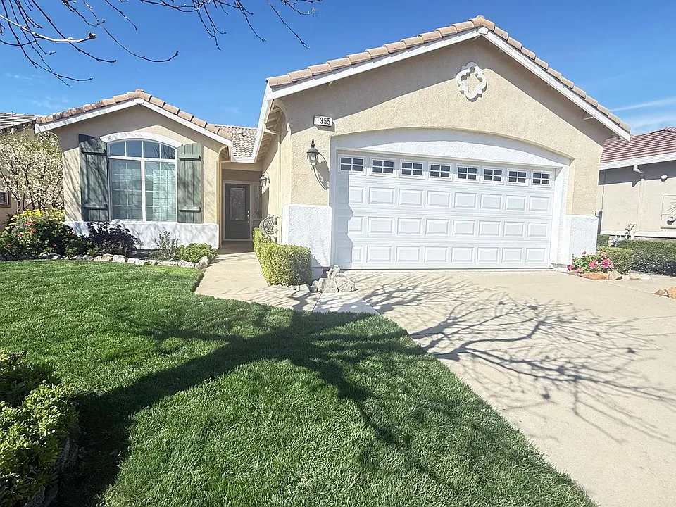 1355 McPrince Ln