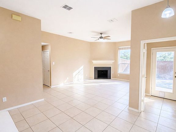 4th image of 7189 Waterlily Ln