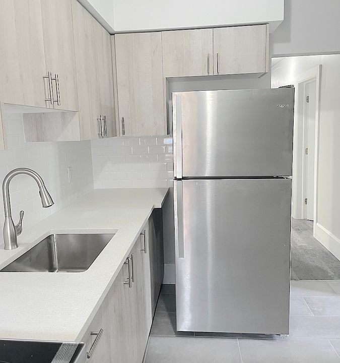 1st image of 279 Rankin Ave Unit 279