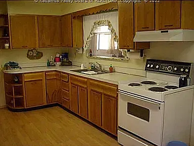 4 bed, 1.5 bath, 1830 sqft, $1,100 — Photo 2