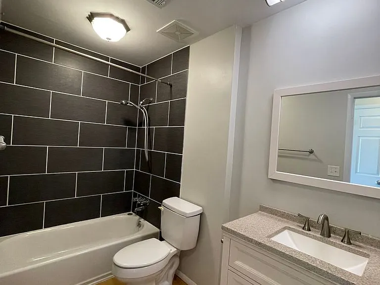105 Kingston Dr — Photo 11