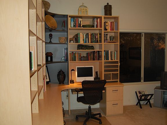 Office/bedroom - Techline wall unit is built in and conveys with sale. 