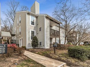 10110 Oakton Terrace Rd, Oakton, VA