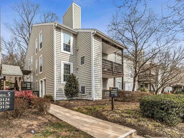 10110 Oakton Terrace Rd, Oakton, VA 22124
