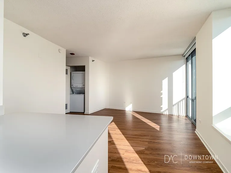 500 N Kingsbury St #1 — Photo 2