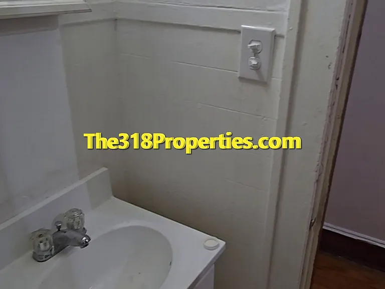 154 E Herndon St #B — Photo 10