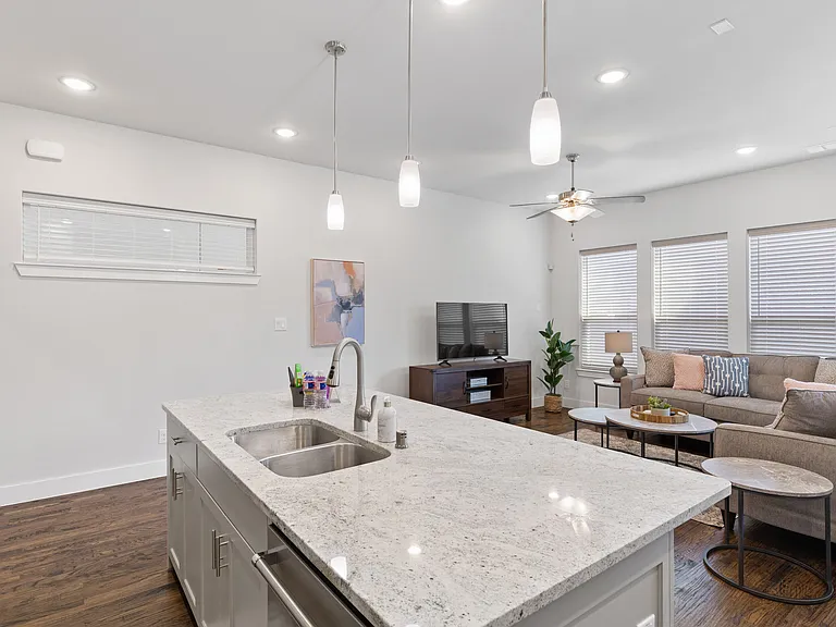 7848 Minglewood Ln — Photo 8