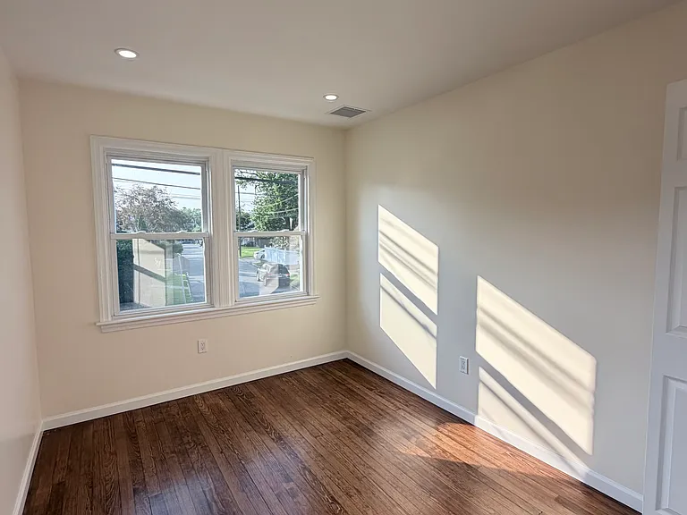 645 Main St — Photo 6