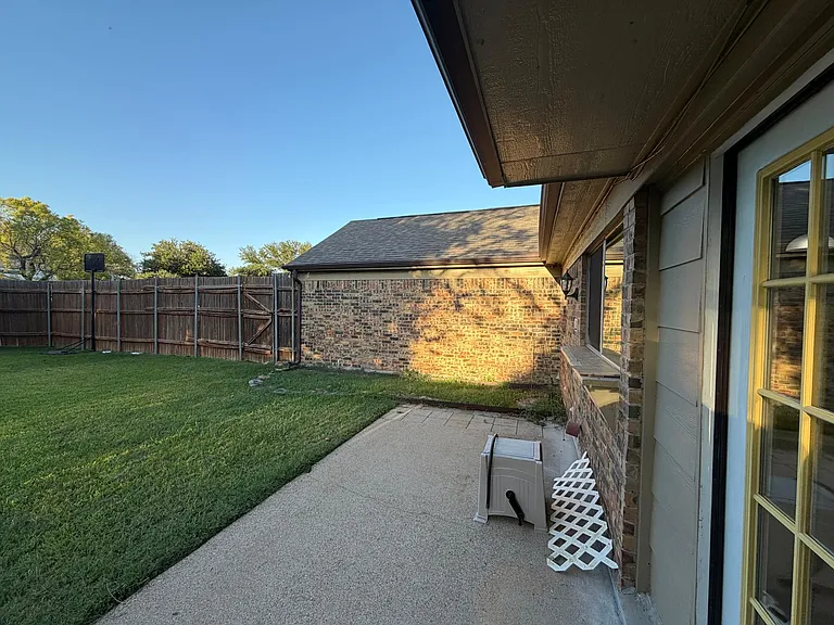 3901 Las Brisas Dr — Photo 35