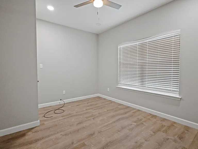 277 Myrtle Ave — Photo 5