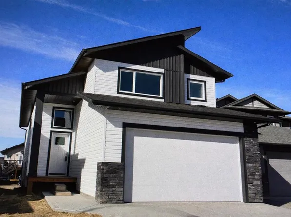 52 E Emmett Cres, Red Deer, AB T4P 3G8