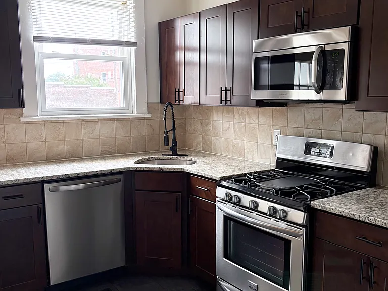 813 W Lancaster Rd — Photo 5