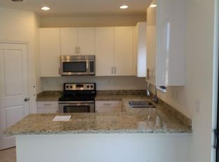 304 NE 194th Ln, Miami, FL 33179