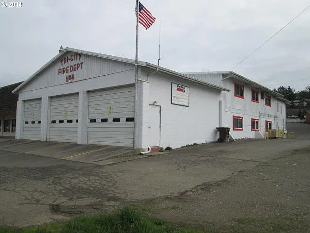 136 N Old Pacific Hwy photo 1