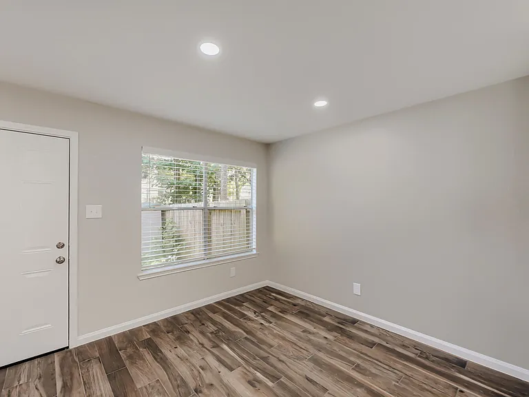 11 Wineberry Pl — Photo 8