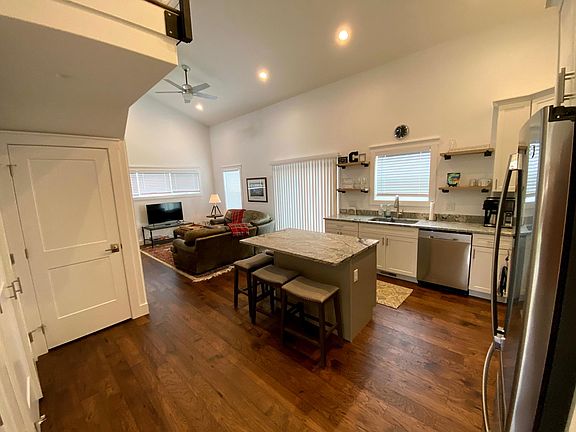 3rd image of 11534 Sunset Dr