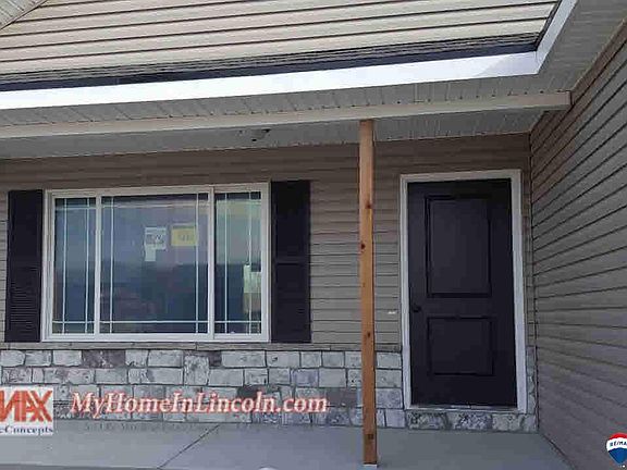 3rd image of 1220 SW Kelsey Model Cir