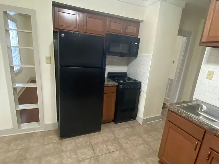 2727 Winter St — Photo 5