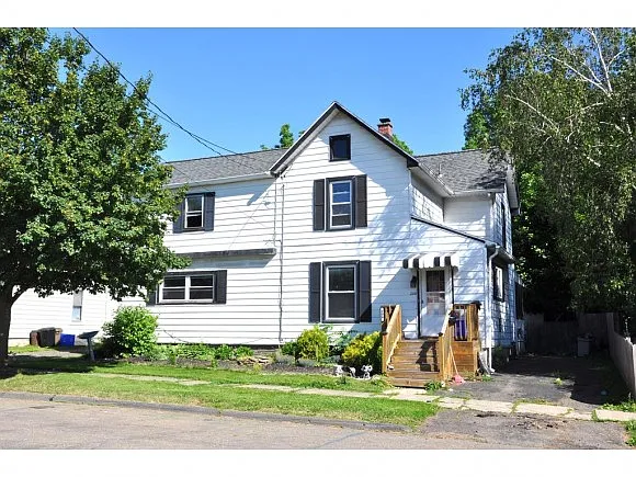 208 Front St photo 1