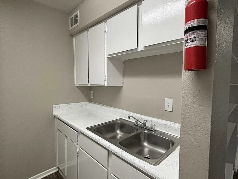 Tidwell Park Apartments — Photo 61