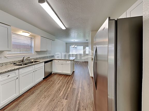 4th image of 6819 Creek Village Dr
