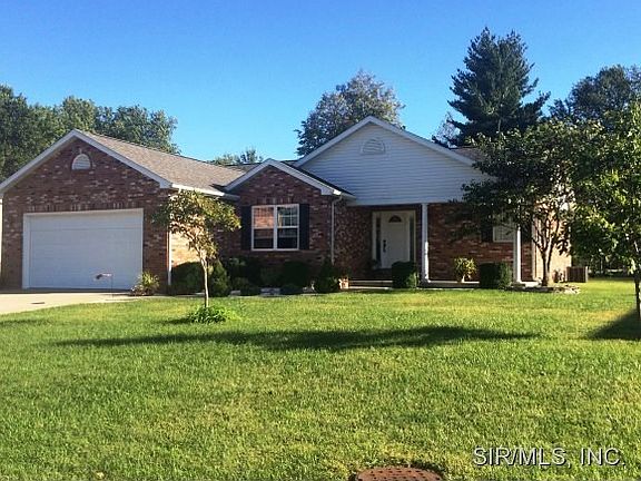 2nd image of 202 Woods Manor Dr