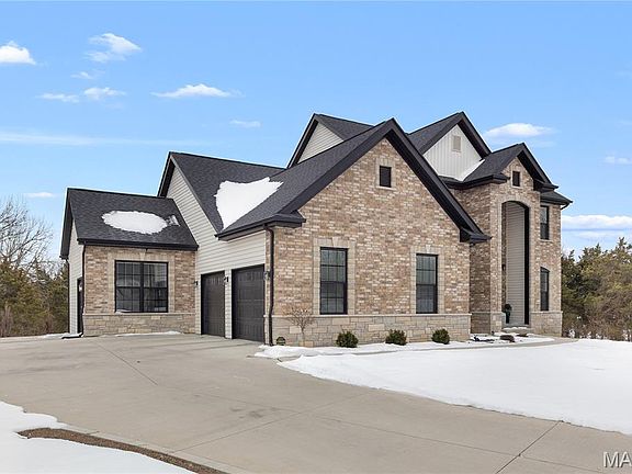 2nd image of 102 Enclave Terrace Ct